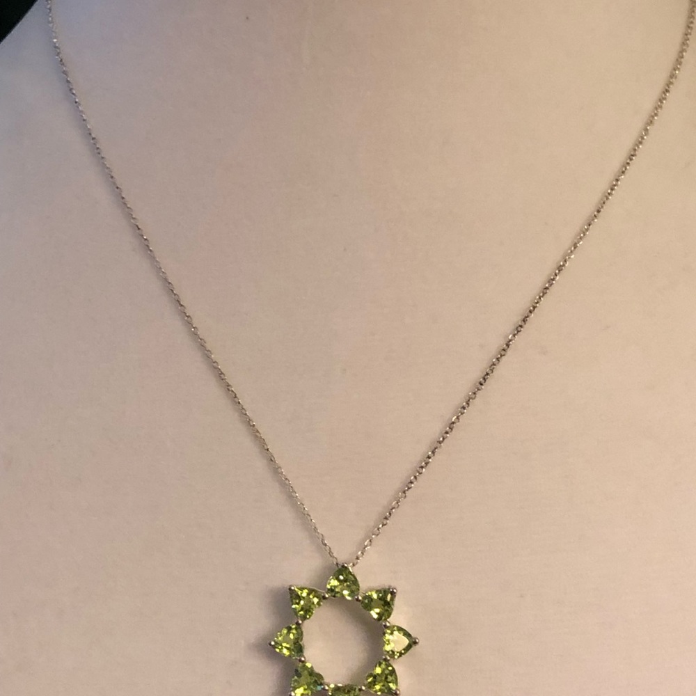 Peridot (Heart Cut) Sterling Silver with Chain - Picture 2 of 7